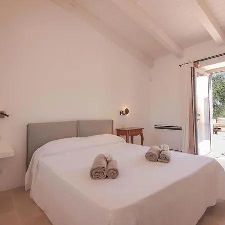 Willa Td Trulli Lorusso Design Luxury Trulli With Pool Castellana Grotte
