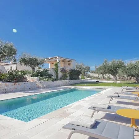 Vila Td Trulli Lorusso Design Luxury Trulli With Pool Castellana Grotte